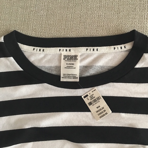 ⭐️HOST⭐️PICK ⭐️🖤Pink Victoria’s Secret 🖤T Shirt - Picture 7 of 7